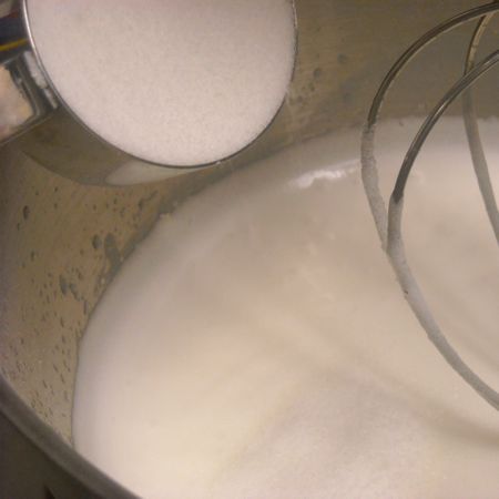 addsugar2meringue450