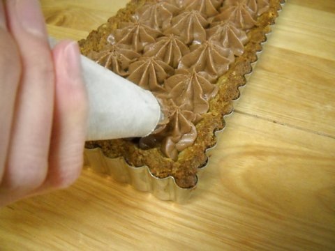 finishing mousse tart
