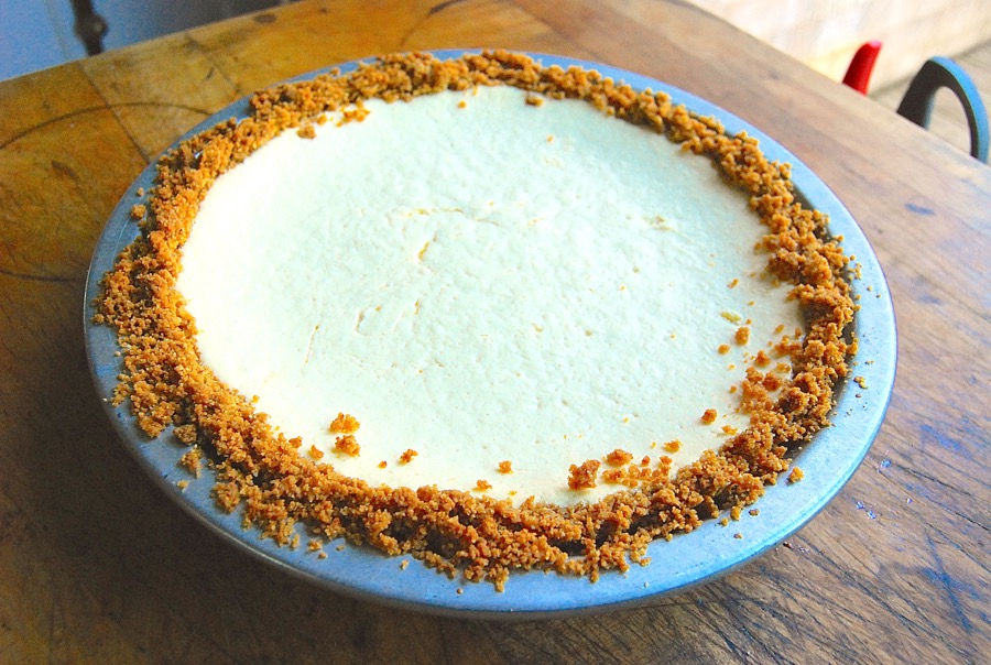 How to glaze berries via @kingarthurflour