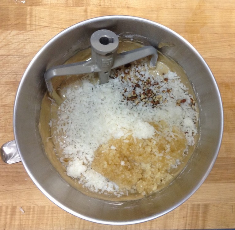 How to make hummingbird cake via @kingarthurflour