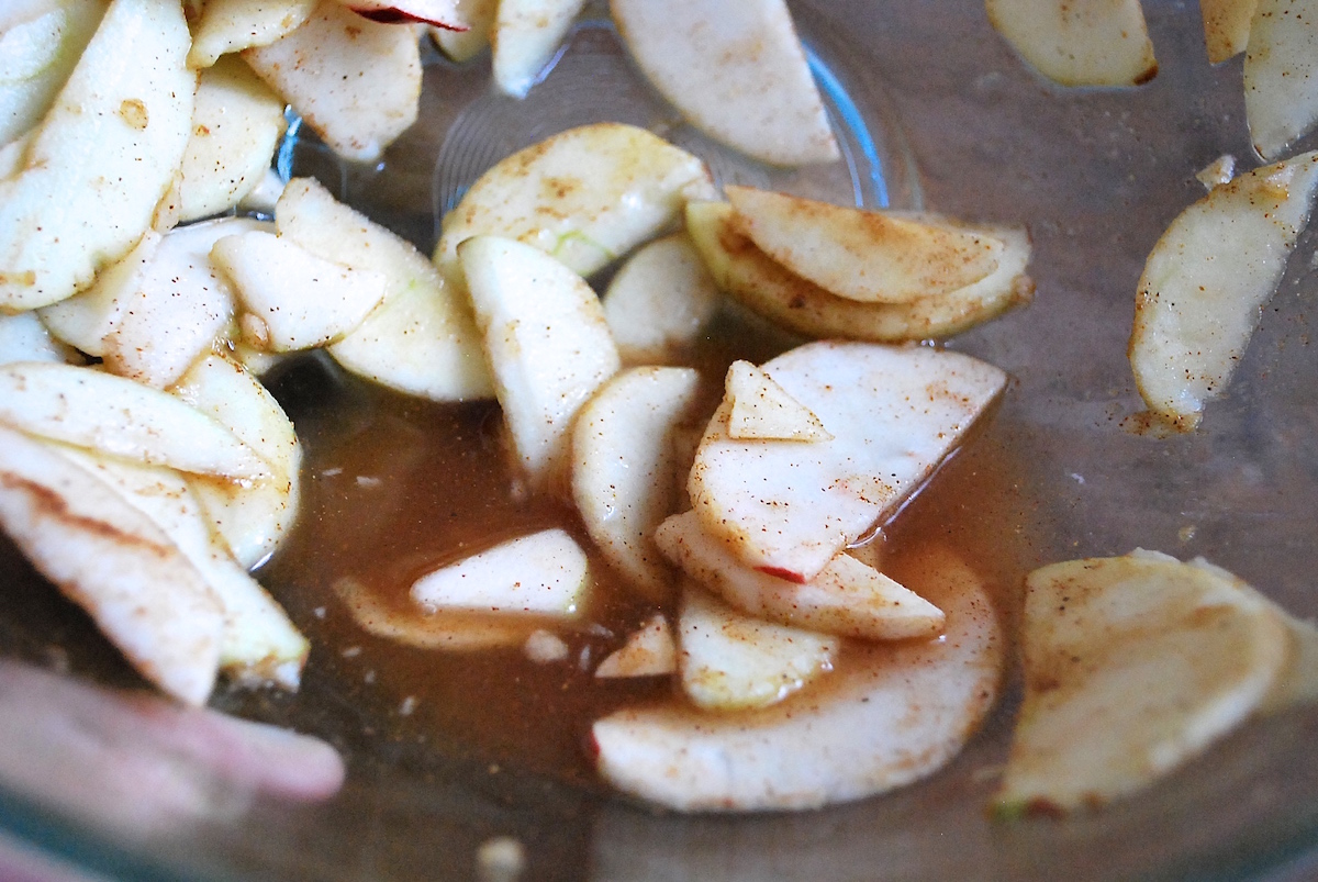 Apple pie via @kingarthurflour