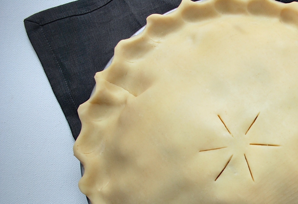 Apple pie via @kingarthurflour