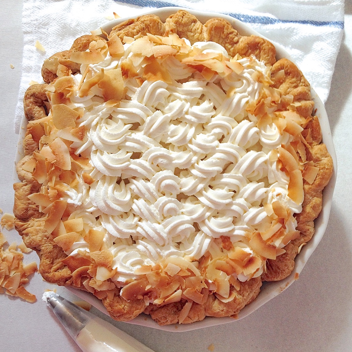 How to blind bake a pie crust via @kingarthurflour