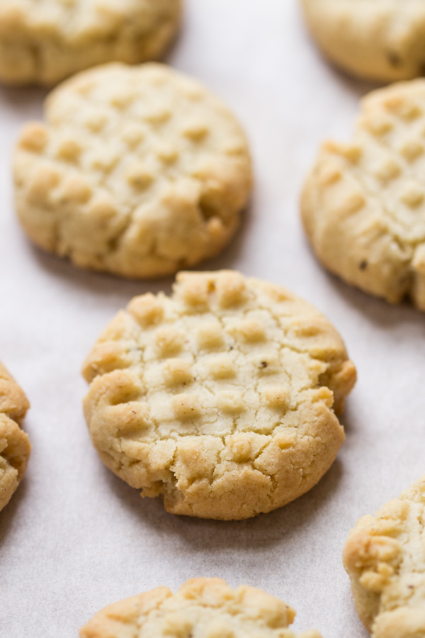 Almond Flour Shortbread Cookies via @kingarthurflour