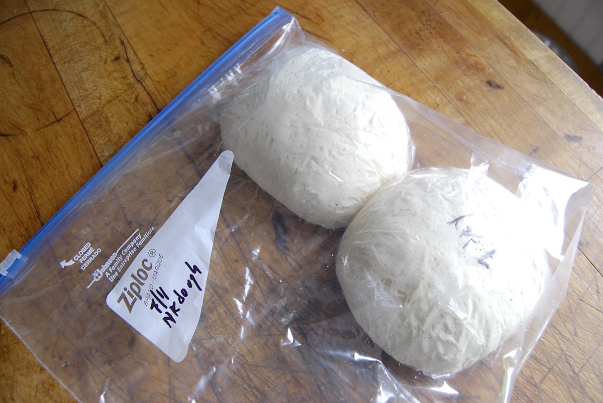Freezing No-Knead Bread Dough via @kingarthurflour