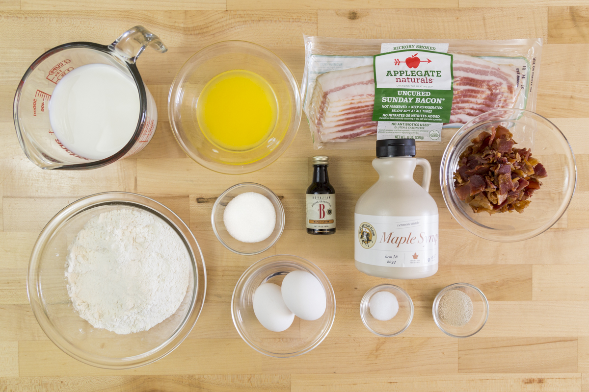 How-to-make-Maple-Bacon-Waffles via @kingartfhurflour