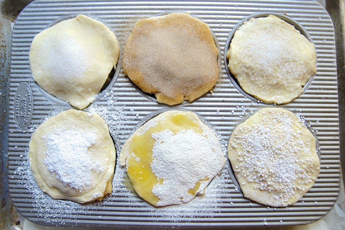 Topping pie crust via @kingarthurflour