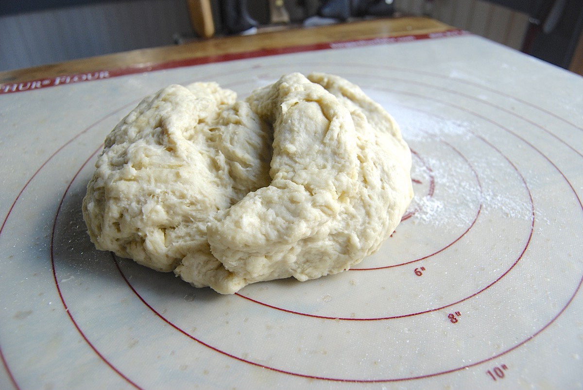 How to make Pizza Party Buns. Bakealong via @kingarthurflour