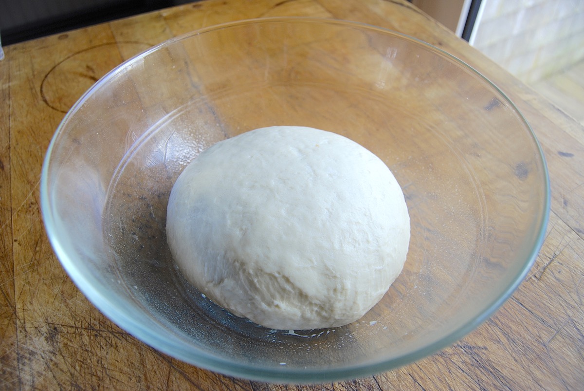 How to make Pizza Party Buns. Bakealong via @kingarthurflour