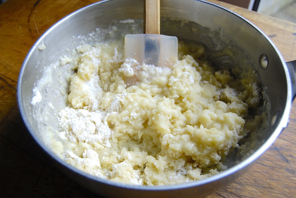Dark Chocolate Eclairs Bakealong via @kingarthurflour