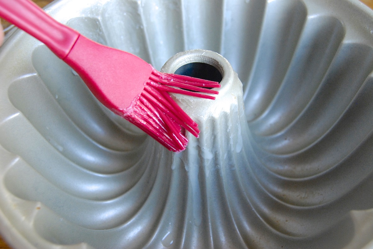 How-To-Prevent-Bundt-Cakes-From-Sticking via @kingarthurflour