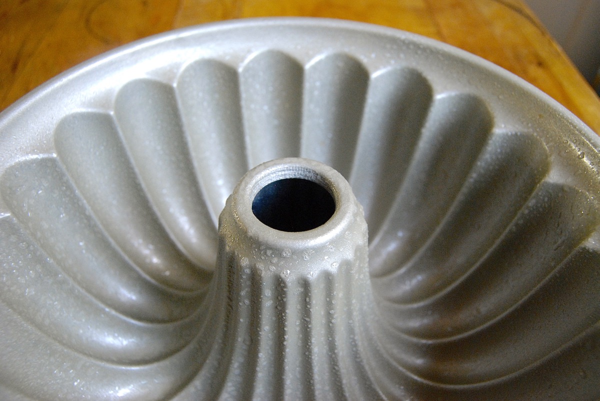 How-To-Prevent-Bundt-Cakes-From-Sticking via @kingarthurflour