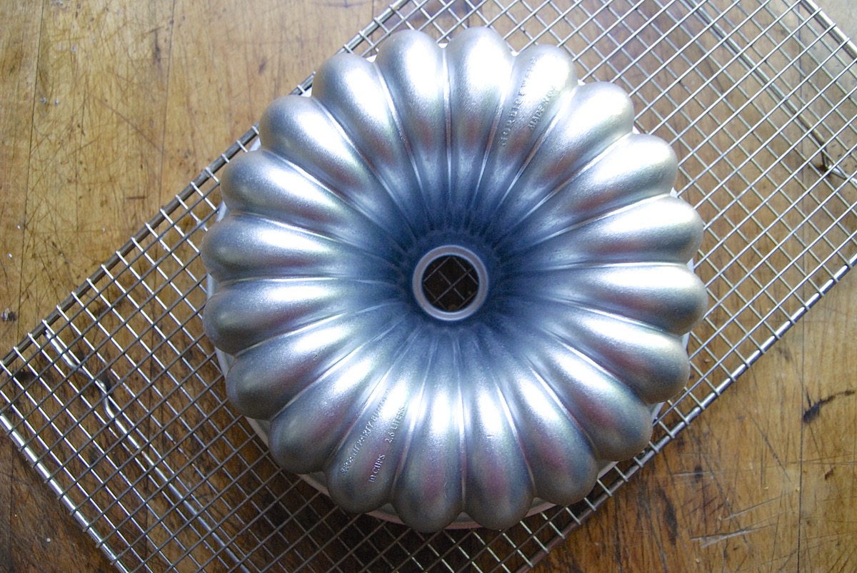 How-To-Prevent-Bundt-Cakes-From-Sticking via @kingarthurflour