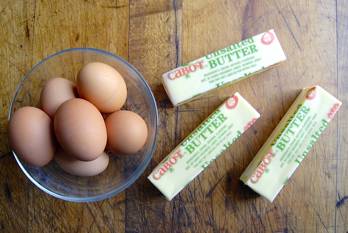 Classic Vanilla Bundt Cake via @kingarthurflour