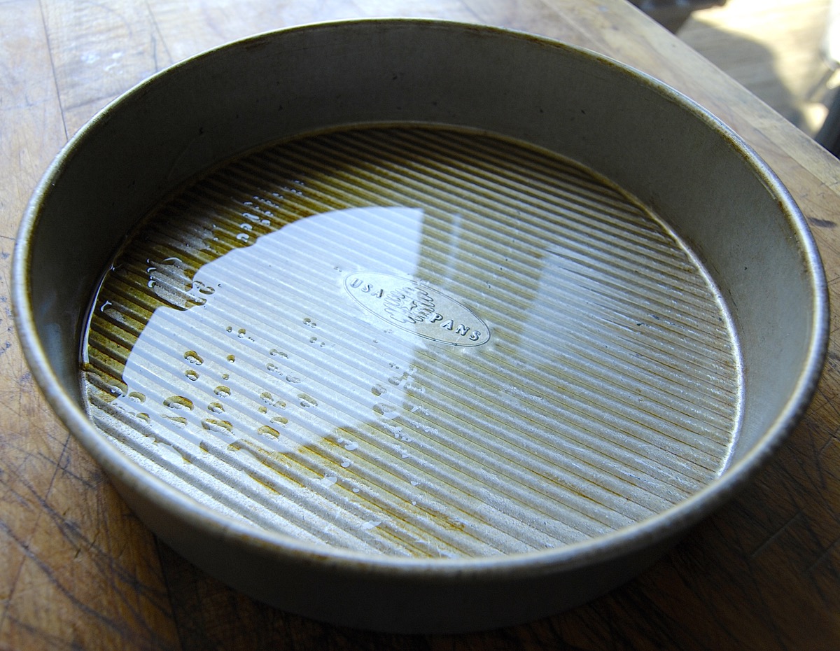 Golden Focaccia Bakealong via @kingarthurflour