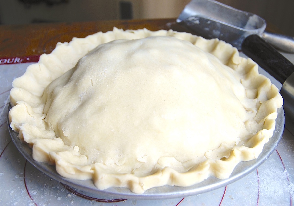 How to Prevent the Gap in Pie Crust via @kingarthurflour