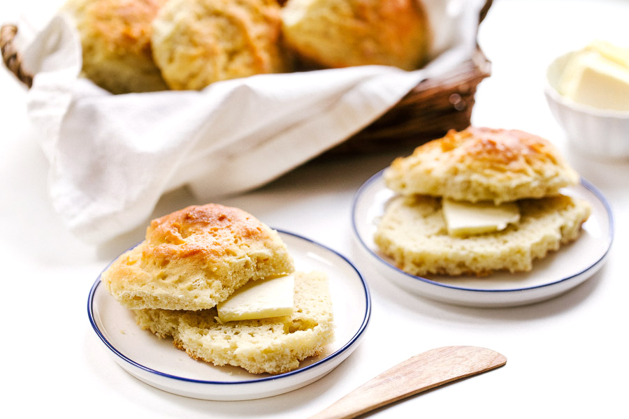 Gluten-Free Dinner Rolls via @kingarthurlfour