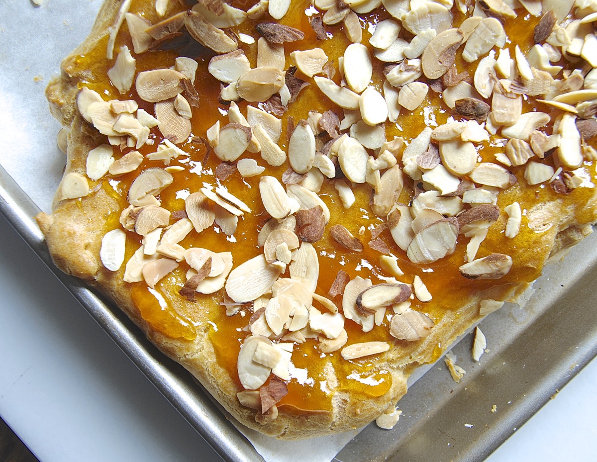 Almond Puff Loaf Bakealong via @kingarthurflour