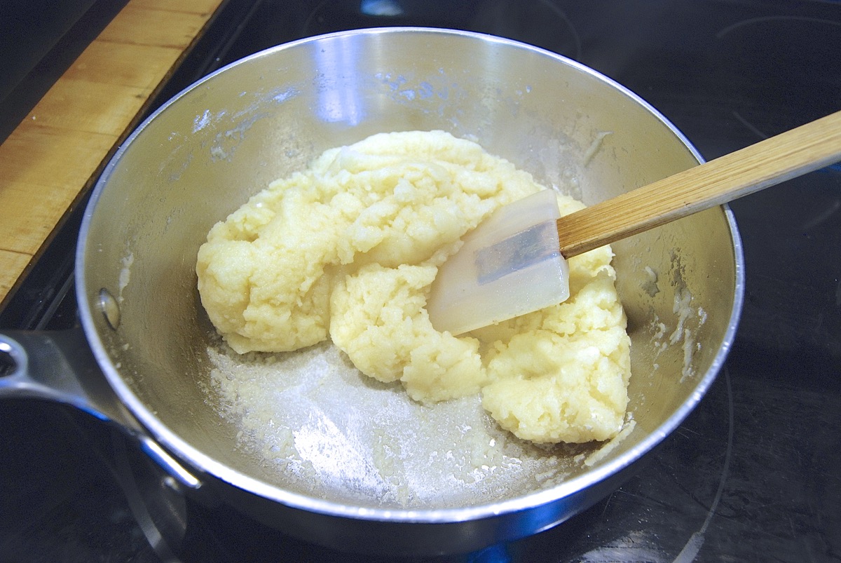 Almond Puff Loaf Bakealong via @kingarthurflour
