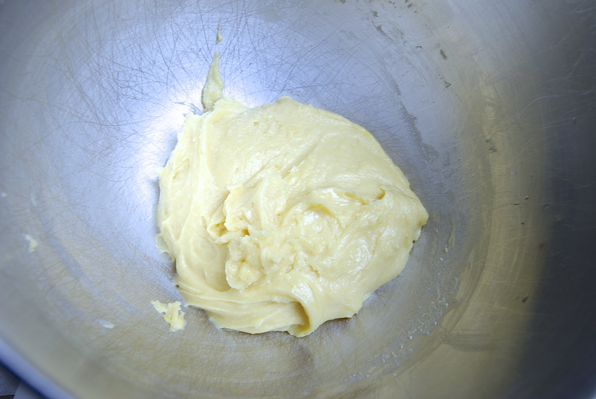 Almond Puff Loaf Bakealong via @kingarthurflour