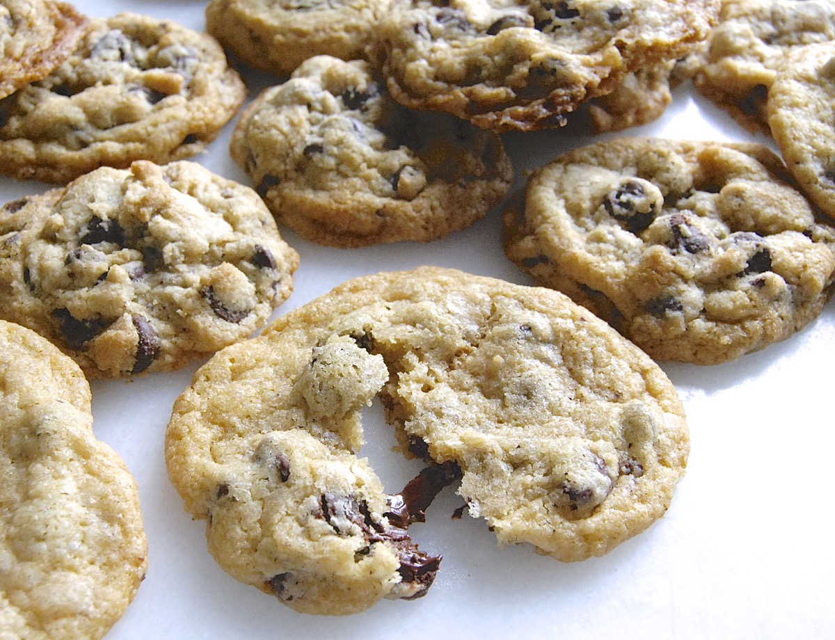 Gluten-Free Chocolate Chip Cookies via @kingarthurflour