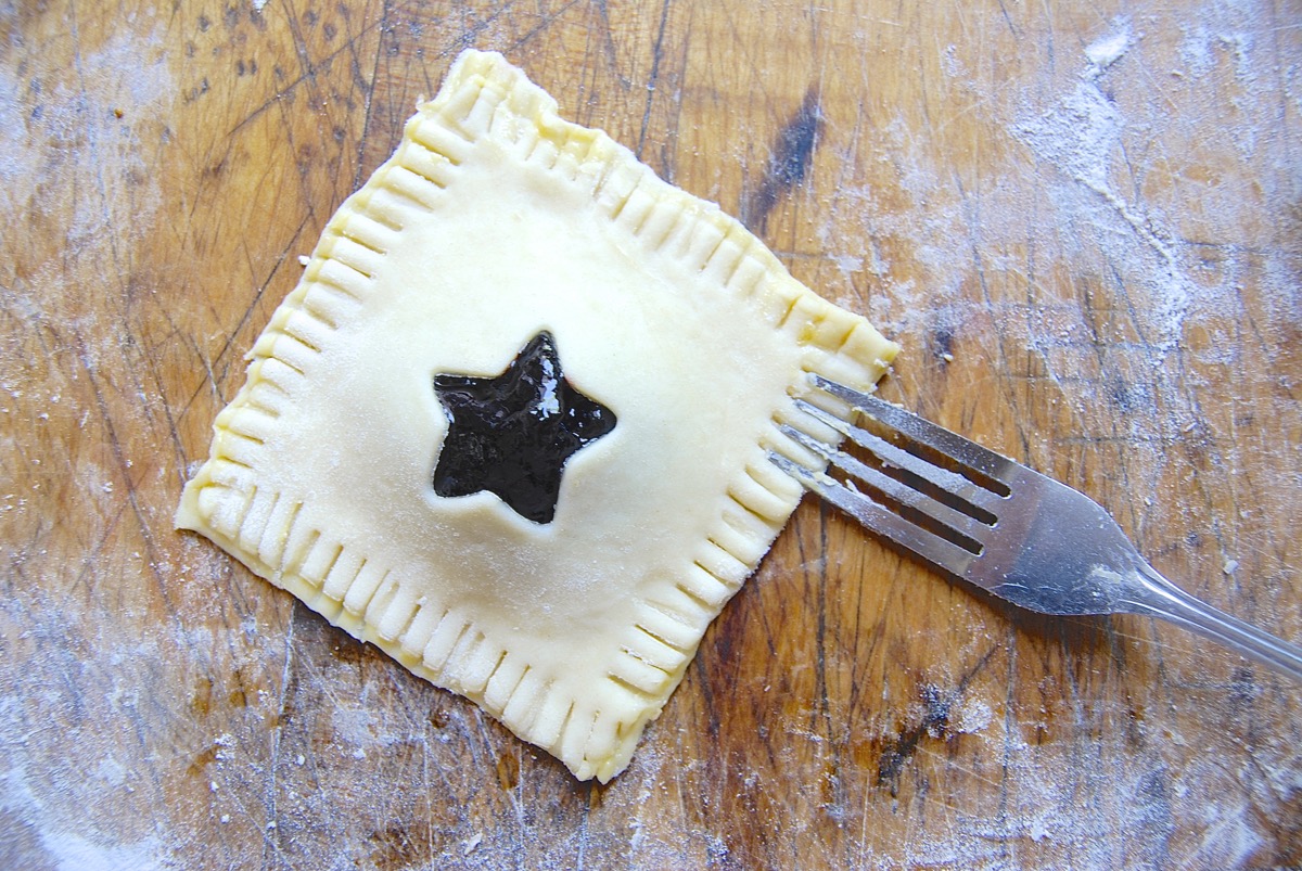 Return of Hand Pies via @kingarthurflour