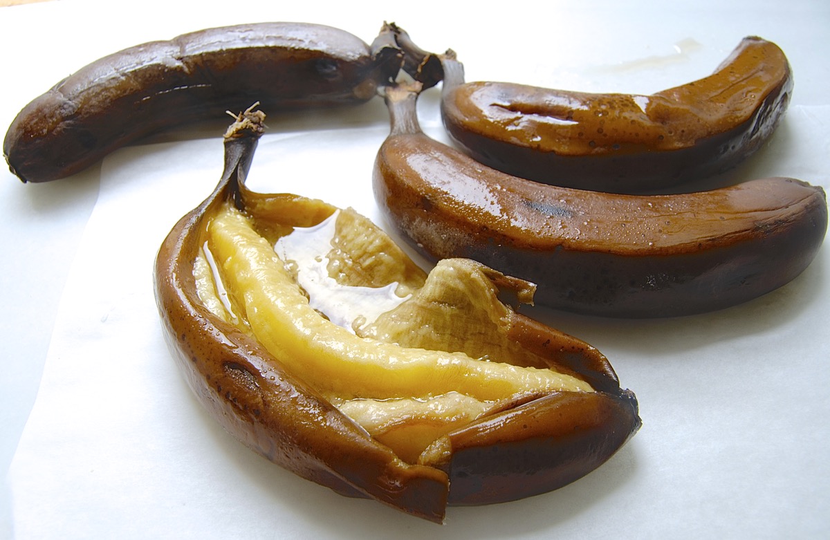 Best Bananas for Banana Bread via @kingarthurflour