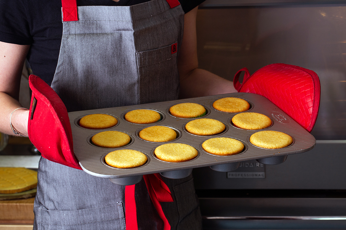 How to convert cake to cupcakes via @kingarthurflour