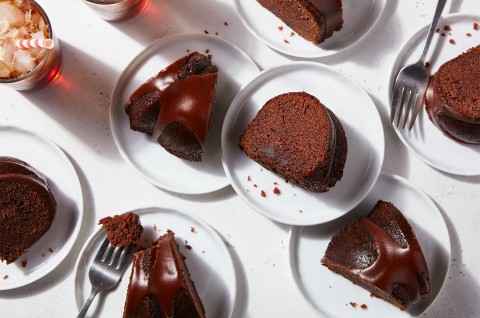 Root Beer Cake with Chocolate Root Beer Ganache - select to zoom