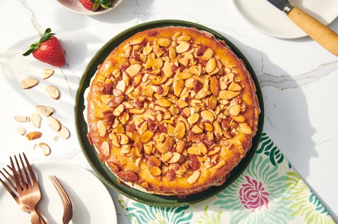 Bienenstich (Bee Sting Cake) - select to zoom