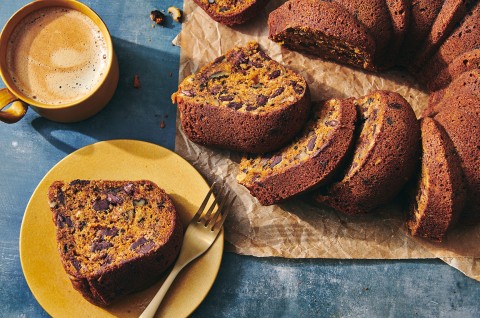 Pumpkin-Chocolate Chip Cake 