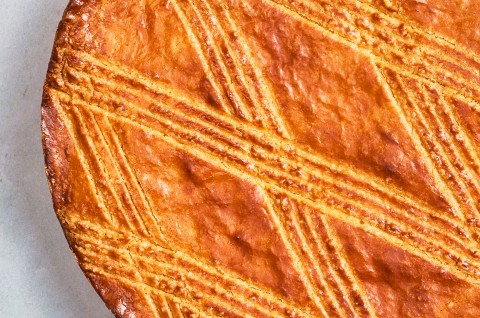 Detail of the top of Gâteau Breton with linework in the bake - select to zoom