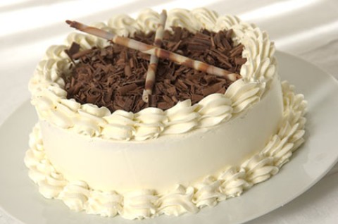 whitebuttercreamcake_450w