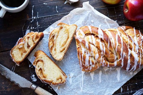 Cinnamon-Apple Twist Bread - select to zoom