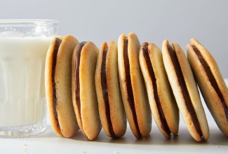 Almond Crisp Sandwich Cookies