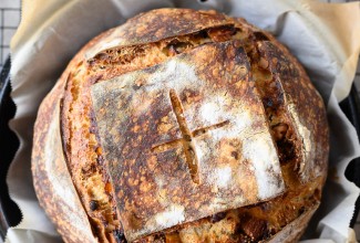 Fig and walnut sourdough crust