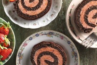 Chocolate-Strawberry Roll Cake