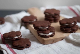 Peppermint Marshmallow Sandwich Cookies