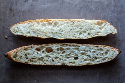 Baguette, scored vs. not scored, interior