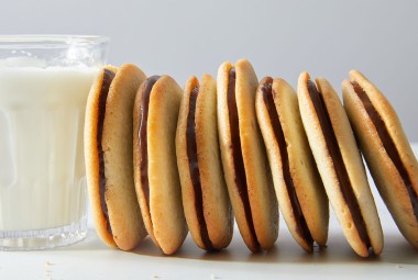 Almond Crisp Sandwich Cookies